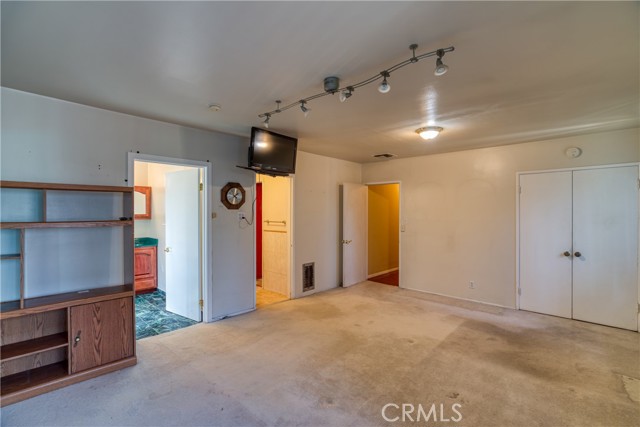 Detail Gallery Image 33 of 40 For 10049 Langdon, –,  CA 91345 - 3 Beds | 3 Baths