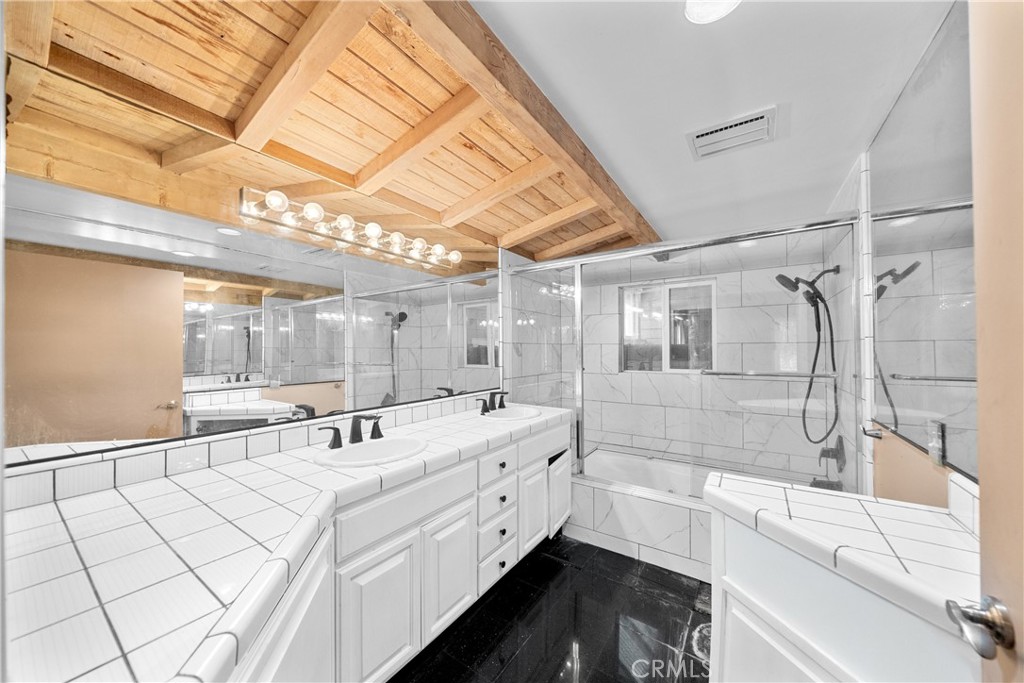 MLS #OC25250415 image #13