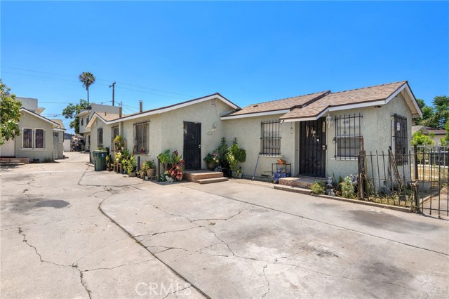 1220 91st Street, Los Angeles CA: https://media.crmls.org/medias/6d898cda-44f8-4e43-a194-908b757ca7d2.jpg