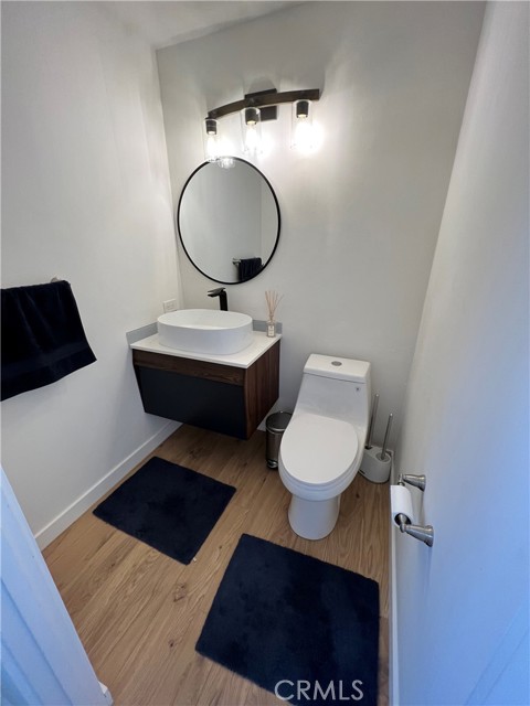 Detail Gallery Image 12 of 30 For 4745 La Villa Marina #J,  Marina Del Rey,  CA 90292 - 2 Beds | 2/1 Baths