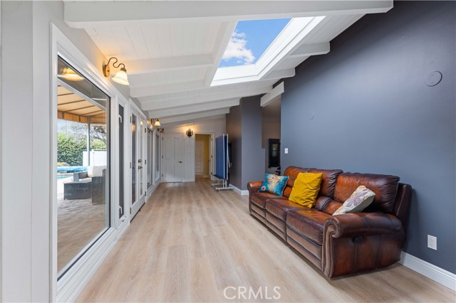 13405 Tiara Street, Valley Glen CA: https://media.crmls.org/medias/6d8b428c-3f0b-4d39-a593-92972370a9ca.jpg