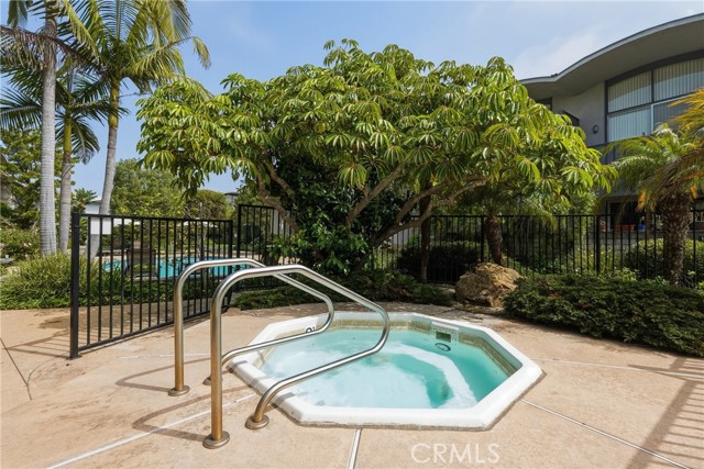 Detail Gallery Image 41 of 48 For 13231 Fiji Way #H,  Marina Del Rey,  CA 90292 - 3 Beds | 2/1 Baths