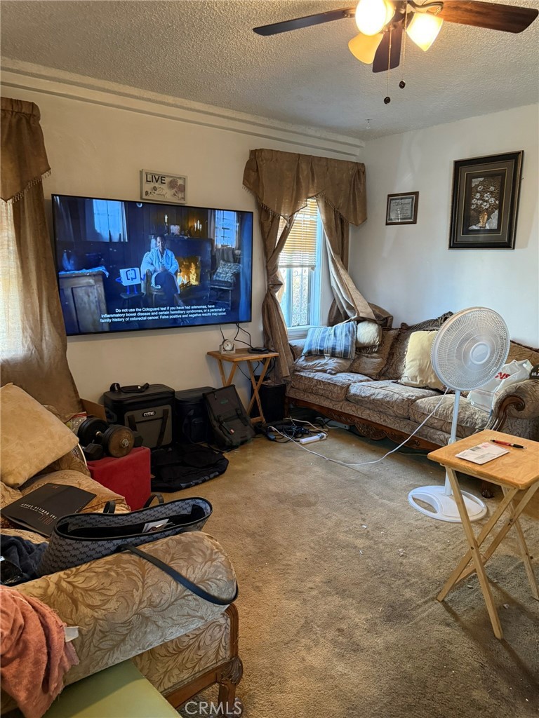 https://media.crmls.org/medias/6d8c0f8c-d6ca-4e85-93f1-4d3b8c8fd01f.jpg?preset=X-Large