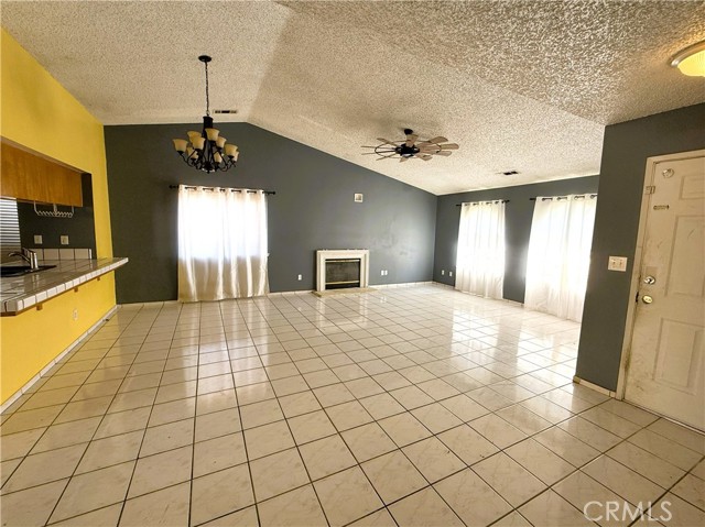 Detail Gallery Image 3 of 24 For 1708 Payne Dr, Arvin,  CA 93203 - 4 Beds | 2 Baths