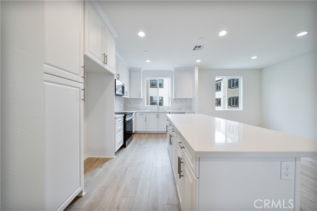 Detail Gallery Image 6 of 38 For 2440 E Lincoln Ave #3,  Anaheim,  CA 92806 - 4 Beds | 3/1 Baths