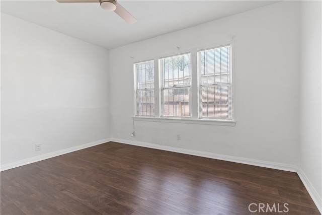 2227 E 112th Street, Los Angeles CA: https://media.crmls.org/medias/6d8d7708-2021-4aaa-9fc2-2754f7778657.jpg