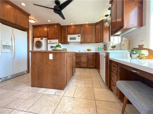 2662 E 2nd Street, Long Beach CA: https://media.crmls.org/medias/6d8d8500-99bd-4e9a-b0b9-35f97fd3b78e.jpg