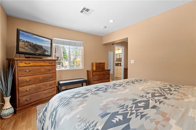 Detail Gallery Image 13 of 25 For 17820 Florwood Ave, Torrance,  CA 90504 - 4 Beds | 3 Baths