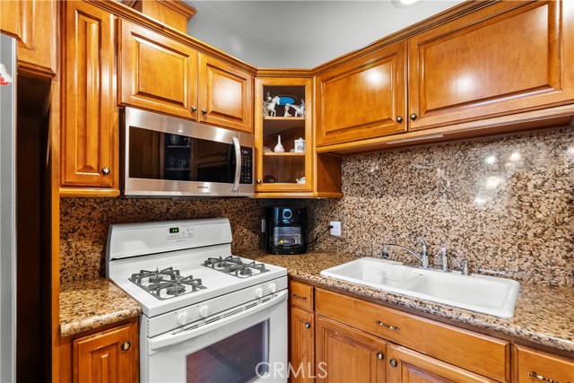 Detail Gallery Image 17 of 39 For 19226 Avenue of the Oaks a,  Newhall,  CA 91321 - 2 Beds | 1 Baths