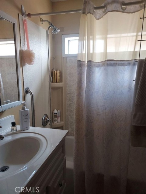 Detail Gallery Image 8 of 15 For 1231 E Shamwood St, West Covina,  CA 91790 - 4 Beds | 2 Baths