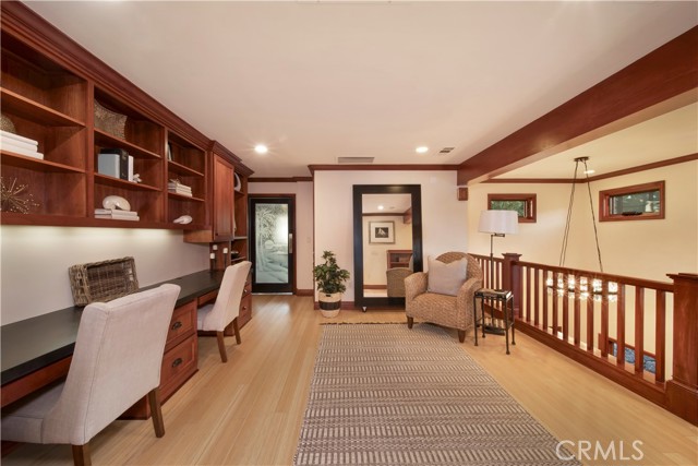 3908 Channel Place, Newport Beach CA: https://media.crmls.org/medias/6d8e948e-f636-48b7-93a0-06a065d74832.jpg