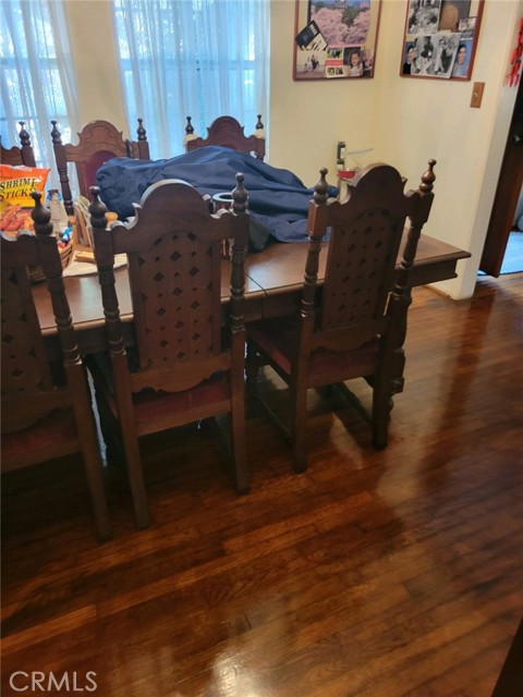 Dining room -wood flooring throughout