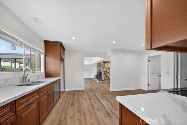 Detail Gallery Image 16 of 41 For 10346 Siesta Dr, Sunland,  CA 91040 - 2 Beds | 3 Baths