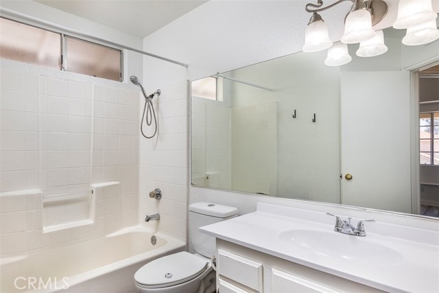 28705 Bridge Water Lane, Menifee CA: https://media.crmls.org/medias/6d909a60-043b-4738-966e-b358f5193325.jpg