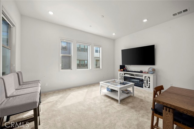 228 Mullberry Place, Montebello CA: https://media.crmls.org/medias/6d910ced-9077-4342-a7f8-190e8c9e7b36.jpg