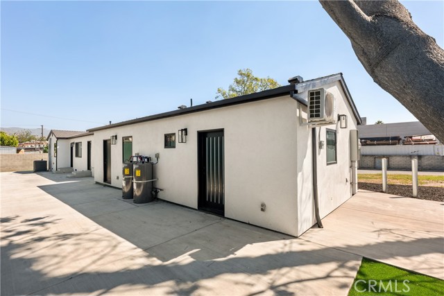 Detail Gallery Image 30 of 33 For 7943 Ledge Ave, Sun Valley,  CA 91352 - 3 Beds | 3 Baths