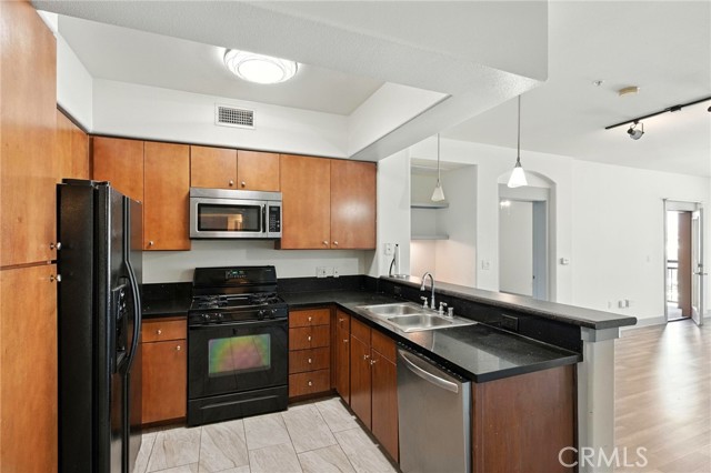 24585 Town Center Drive, Valencia CA: https://media.crmls.org/medias/6d91a9c1-9fa1-4d6e-86c8-4a9d7700bdf0.jpg