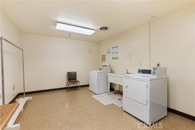 Detail Gallery Image 15 of 20 For 18900 Delaware St #107,  Huntington Beach,  CA 92648 - 1 Beds | 1 Baths