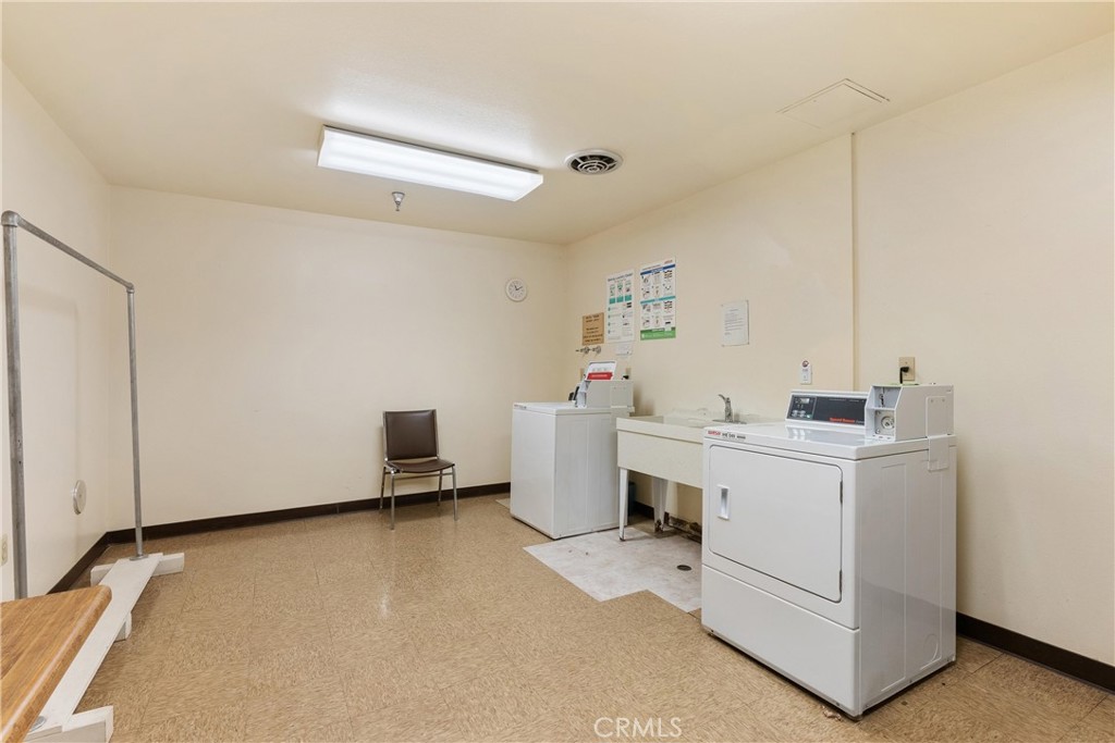https://media.crmls.org/medias/6d922f27-5b7f-4714-951f-d370fd156a86.jpg?preset=X-Large