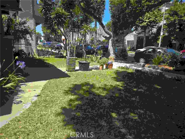 1121 Gladys Avenue, Long Beach CA: https://media.crmls.org/medias/6d929692-01f2-42c1-a505-7b739feee7cd.jpg