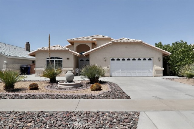 Detail Gallery Image 4 of 30 For 26502 Blue Water Rd, Helendale,  CA 92342 - 3 Beds | 2/1 Baths