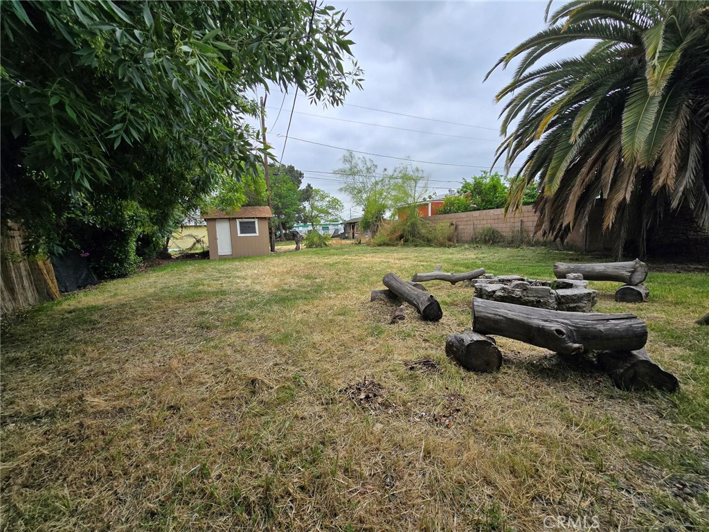 https://media.crmls.org/medias/6d9332be-87df-46d1-9e55-d4ecec1d2a4e.jpg?preset=X-Large