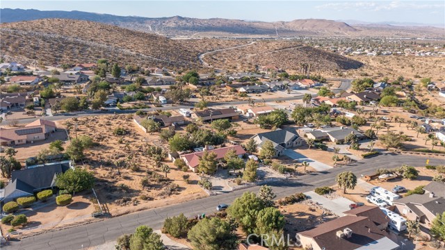 Detail Gallery Image 31 of 35 For 58054 Bonanza Dr, Yucca Valley,  CA 92284 - 2 Beds | 2/1 Baths