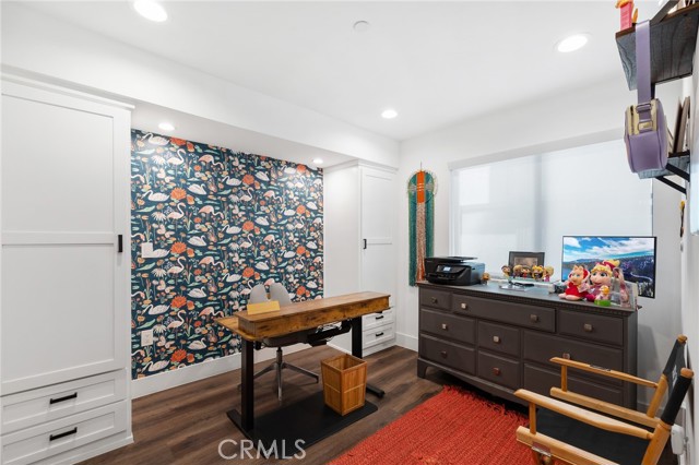 Detail Gallery Image 15 of 45 For 11324 W Raitt Ln, North Hollywood,  CA 91606 - 3 Beds | 4 Baths