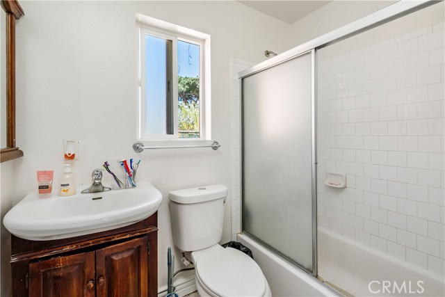 660 W 94th Street, Los Angeles CA: https://media.crmls.org/medias/6d939082-97fa-4577-bb5c-e356984a7bf3.jpg