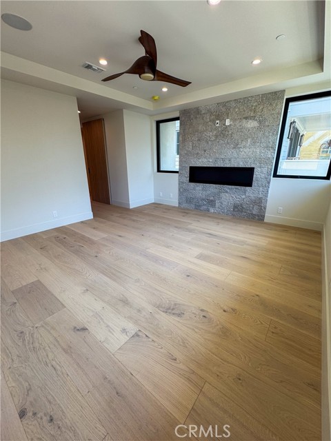 Detail Gallery Image 10 of 56 For 404 16th St, Manhattan Beach,  CA 90266 - 5 Beds | 5/2 Baths