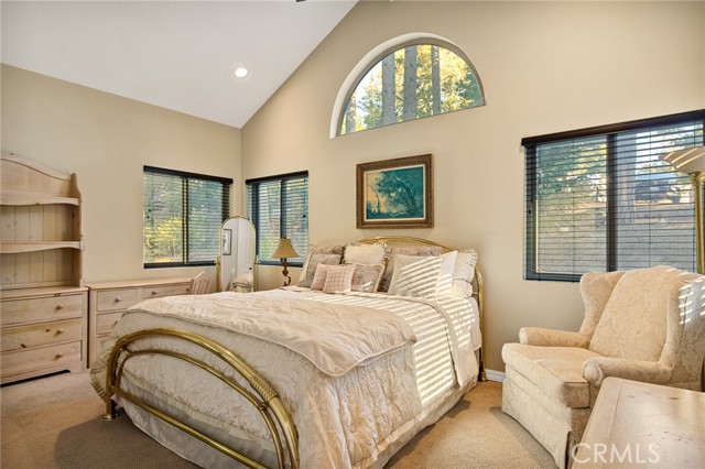 Detail Gallery Image 7 of 29 For 27115 Sugar Pine Dr, Lake Arrowhead,  CA 92352 - 3 Beds | 3 Baths