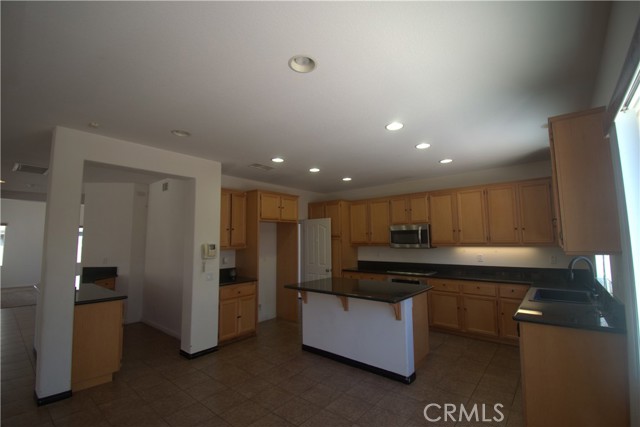 4832 Summerbreeze Court, Palmdale CA: https://media.crmls.org/medias/6d9513cc-82c2-49ba-8c62-116b17bfb792.jpg