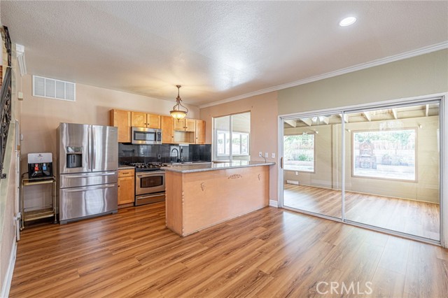 5808 Monterey Place, Palmdale CA: https://media.crmls.org/medias/6d96a948-2940-4bd9-b47c-412a8b043a75.jpg