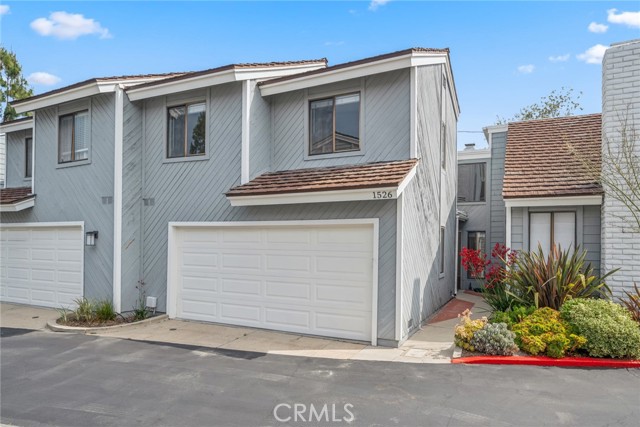 Detail Gallery Image 1 of 26 For 1526 August Ln #4,  Newport Beach,  CA 92660 - 2 Beds | 2/1 Baths