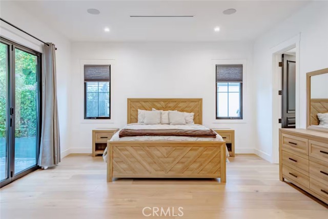 5225 Topeka Drive, Tarzana CA: https://media.crmls.org/medias/6d976454-6ce2-440f-818b-bc457d191141.jpg