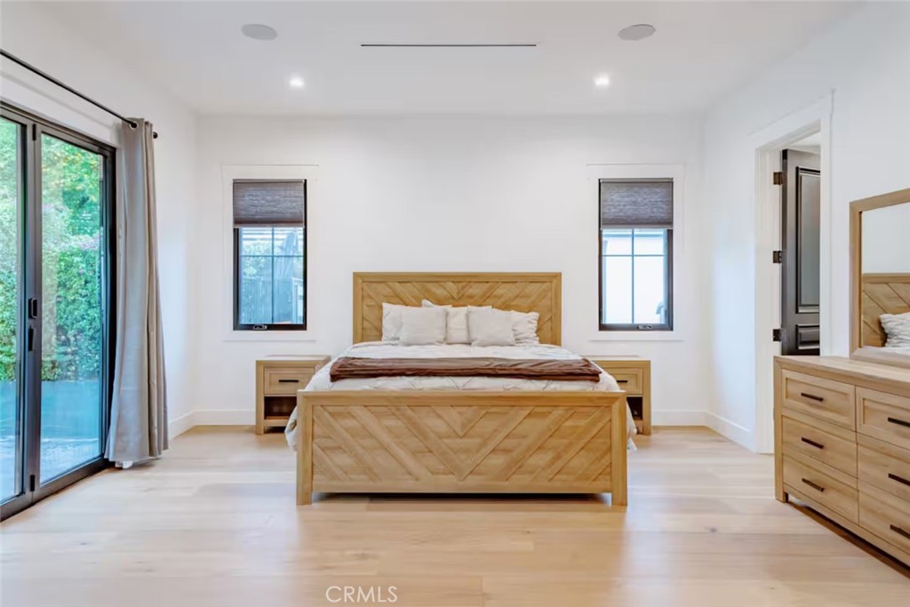 https://media.crmls.org/medias/6d976454-6ce2-440f-818b-bc457d191141.jpg?preset=X-Large