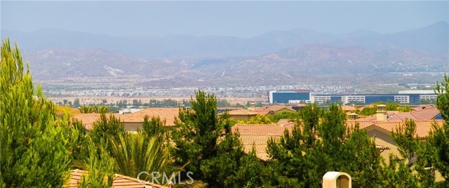 Detail Gallery Image 2 of 31 For 121 Amber Sky, Irvine,  CA 92618 - 4 Beds | 4/1 Baths
