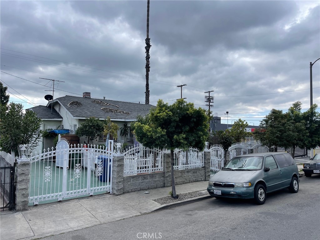232 W 85th Place, Los Angeles, CA 90003