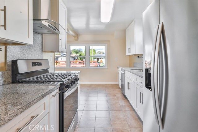 21032 Cantara Street, Canoga Park CA: https://media.crmls.org/medias/6d992679-39d8-45da-a0e8-f7624e2039a1.jpg