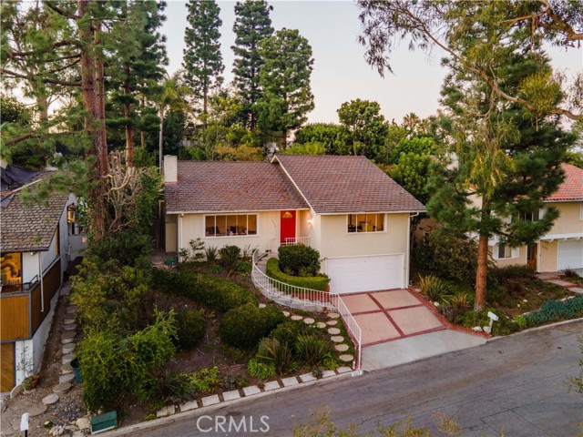 2217 Via Alamitos, Palos Verdes Estates, California 90274, 4 Bedrooms Bedrooms, ,1 BathroomBathrooms,Residential,Sold,Via Alamitos,PV21229807