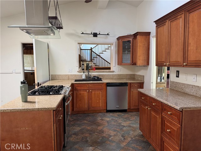 Detail Gallery Image 8 of 27 For 20838 Exhibit Ct, Woodland Hills,  CA 91367 - 4 Beds | 4 Baths