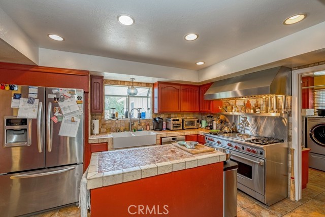 Detail Gallery Image 21 of 47 For 26615 Mountain Park Rd, Canyon Country,  CA 91387 - 3 Beds | 3 Baths