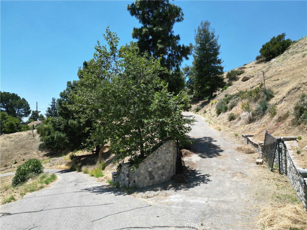 https://media.crmls.org/medias/6d9c31c6-8d40-4492-9220-b4699d0823d3.jpg?preset=X-Large
