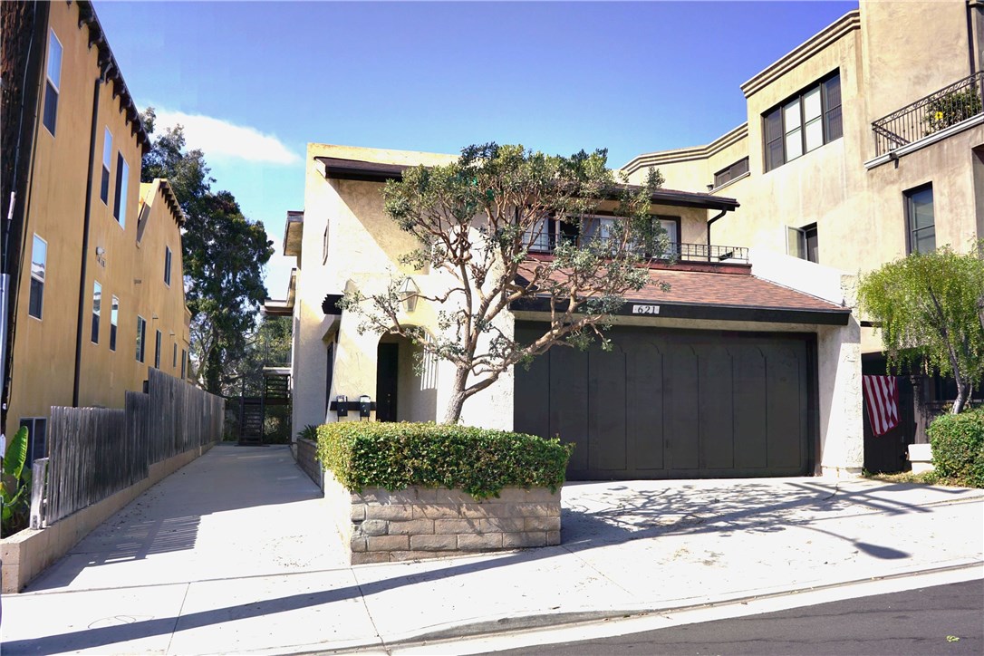 621 1st Street, Hermosa Beach, California 90254, ,Residential Income,Sold,1st,SB16707992
