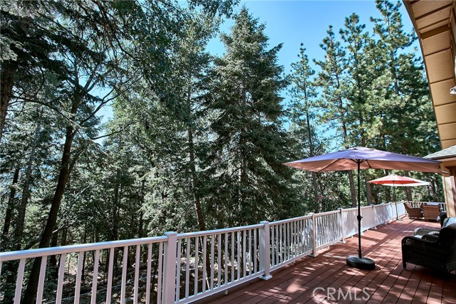 6204 Spruce Avenue, Angelus Oaks CA: https://media.crmls.org/medias/6d9c9551-1bfc-41be-bd7b-9923e30d2b0b.jpg