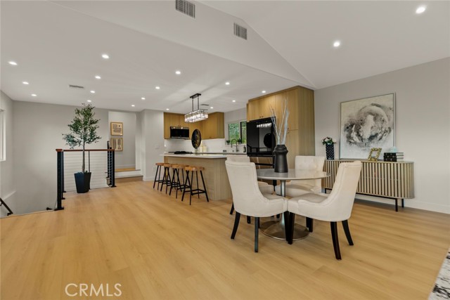 Detail Gallery Image 24 of 66 For 981 Glen Oaks, Pasadena,  CA 91105 - 3 Beds | 3 Baths