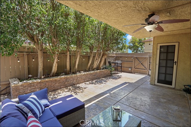 21312 Tupelo Lane, Lake Forest CA: https://media.crmls.org/medias/6d9dac56-f3ec-4152-89c1-2bbfa883bf5d.jpg
