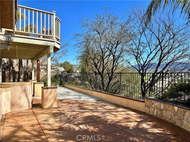 Detail Gallery Image 5 of 27 For 28467 Falcon Crest, Canyon Country,  CA 91351 - 4 Beds | 3 Baths