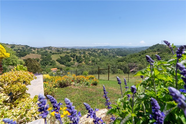 Detail Gallery Image 4 of 46 For 14600 El Monte Rd, Atascadero,  CA 93422 - 3 Beds | 2 Baths