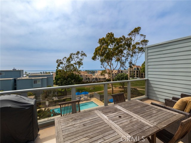 220 The Village, Redondo Beach, California 90277, 1 Bedroom Bedrooms, ,1 BathroomBathrooms,Residential,Sold,The Village,SB24153464